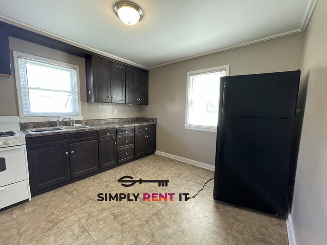 Photo - 2 Bedroom Near Campus Available Now!