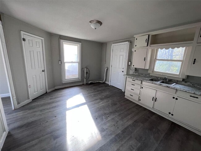 Photo - 504 Lamar St