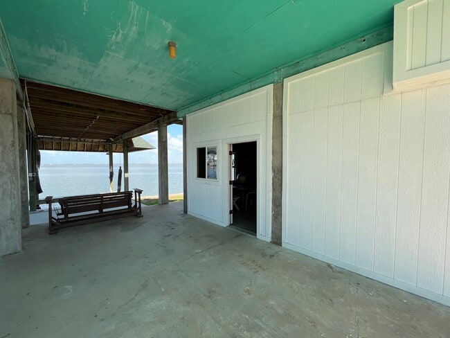 Building Photo - 1122 Makatea St