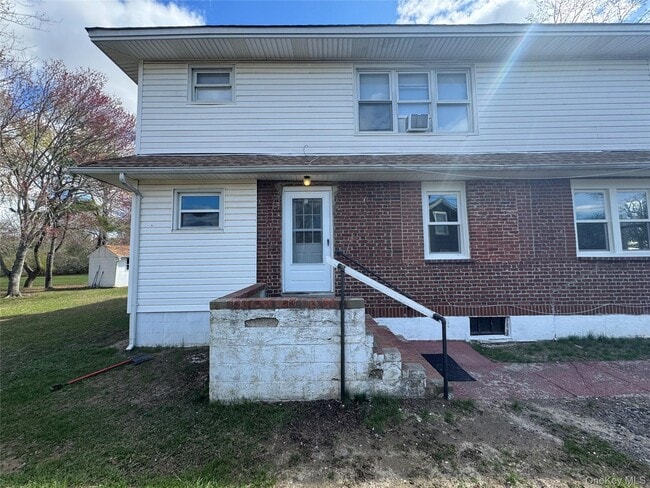 Building Photo - 325-329 Patchogue Yaphank Rd