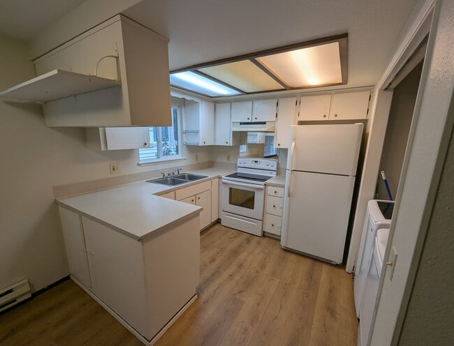 Photo - 1307 Eastside St NE