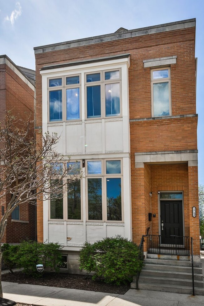 Building Photo - 1742 N Bissell St