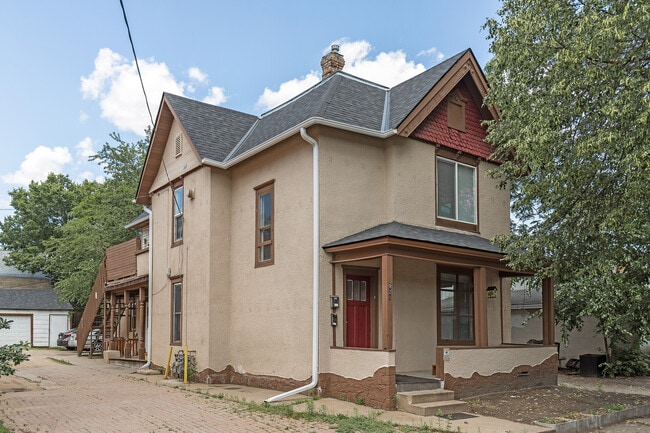 Photo - 921 20th Ave NE Unit 1