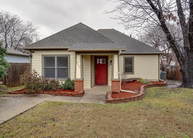 Photo - 617 E Worth St