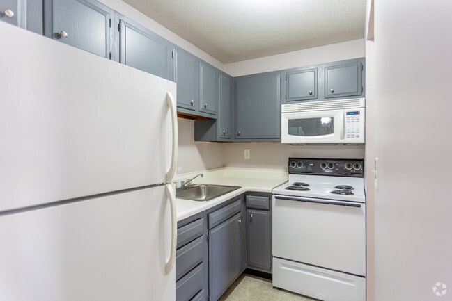 1BR, 1BA - 700 SF - Westwood Apartments - SP Lafayette LLC