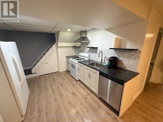 Photo - 82 Elvaston Dr