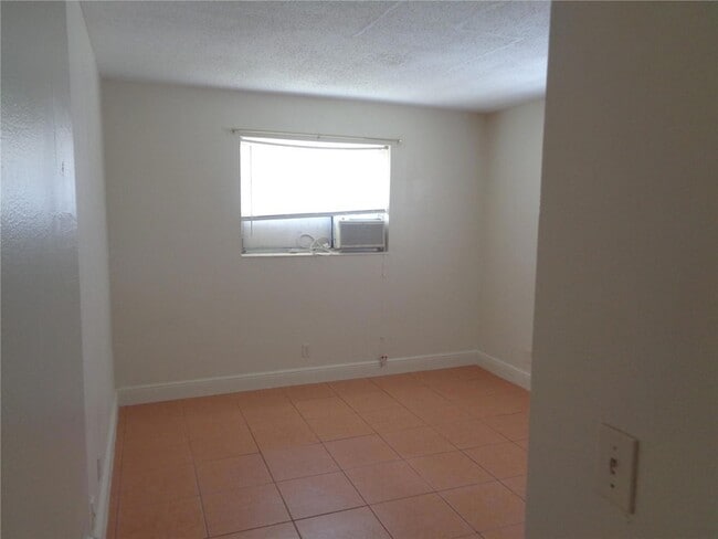 Photo - 3640 NE 1st Ave. Unit 1