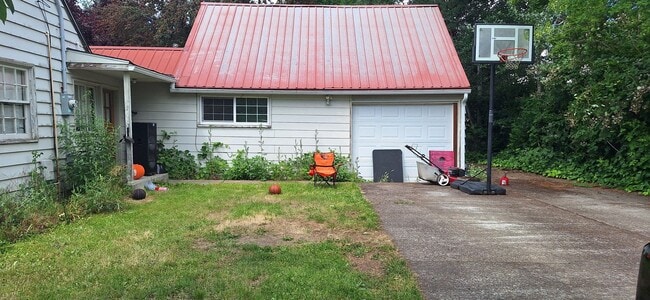 Photo - 4 bed 2 bath home for rent