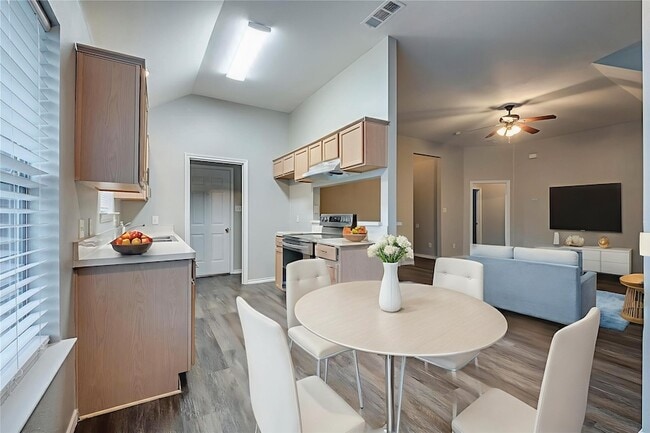 Photo - 3205 Carverly Ave