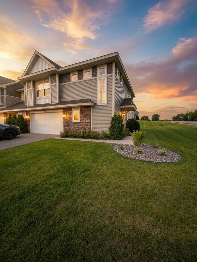 Photo - Pristine 3bed 3bath Townhome in Woodbury!