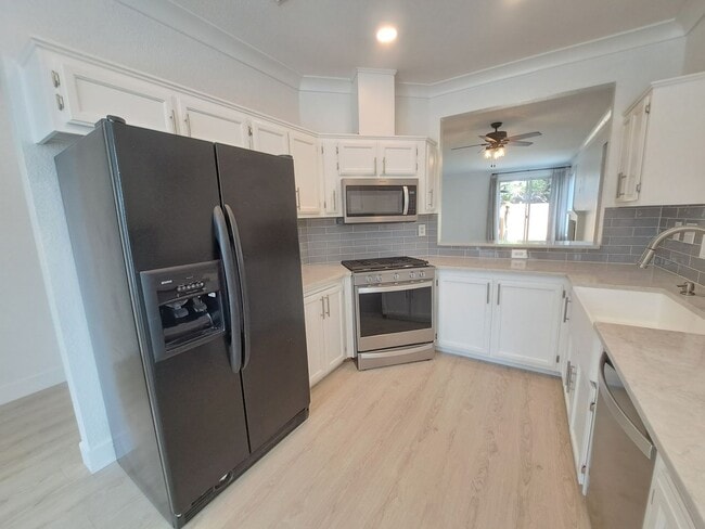 472 Somerville Cir