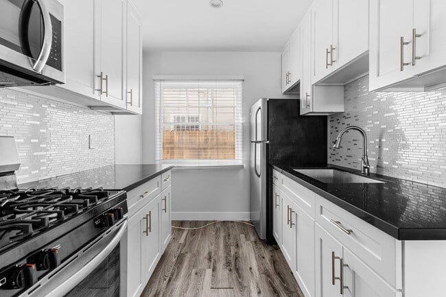 Photo - 241 Bonito Ave Unidad 02