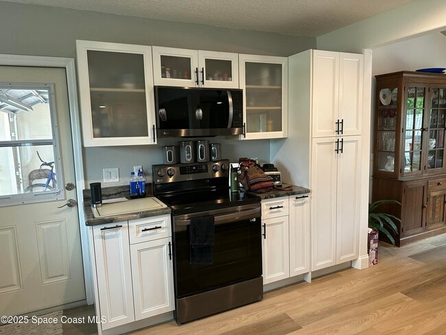 Photo - 574 Dianne Dr