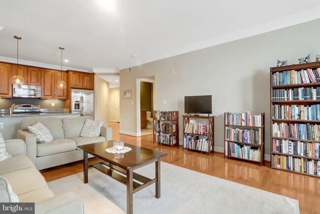 Photo - 1023 N Royal St Unidad 312