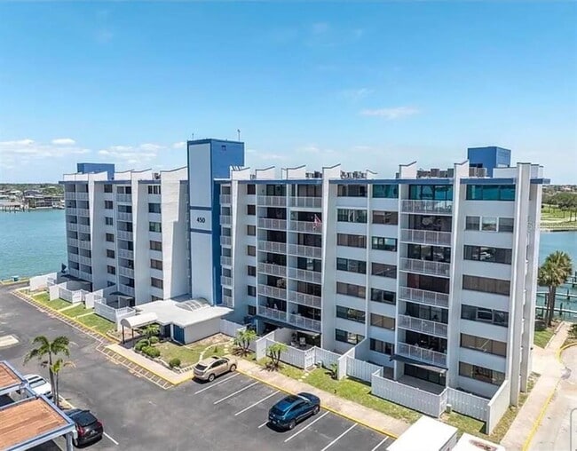 Building Photo - 450 Treasure Island Causeway Unit 502