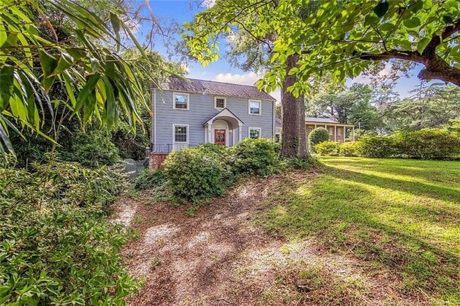 Photo - 220 Bradford Ave