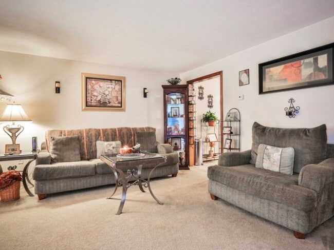 Welcome Home to Hudson Ridge!