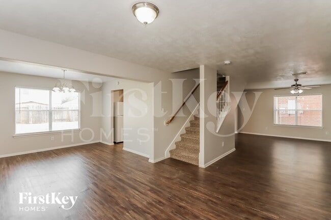 Photo - 25339 Barmby Dr