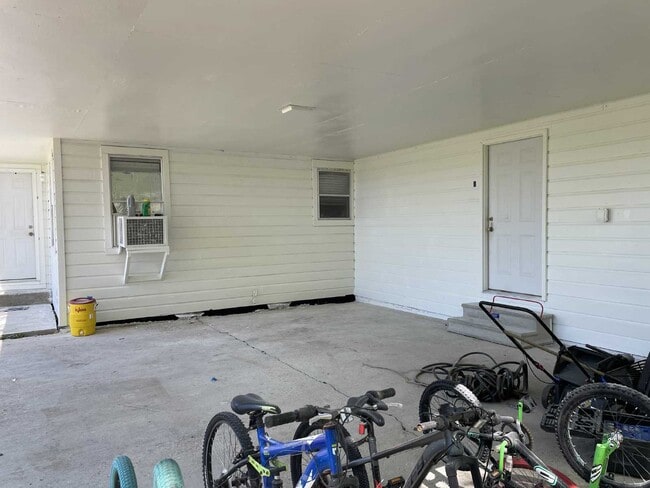 Photo - 2 Bedroom, 1 bath apartment in a duplex