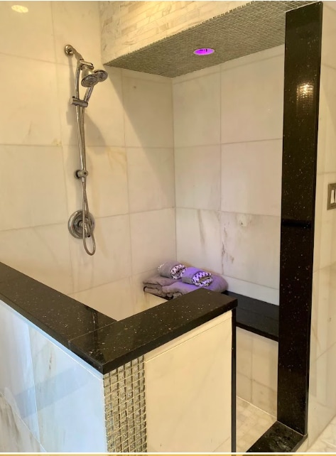 Photo - 1000 Queen St Unidad Top floor