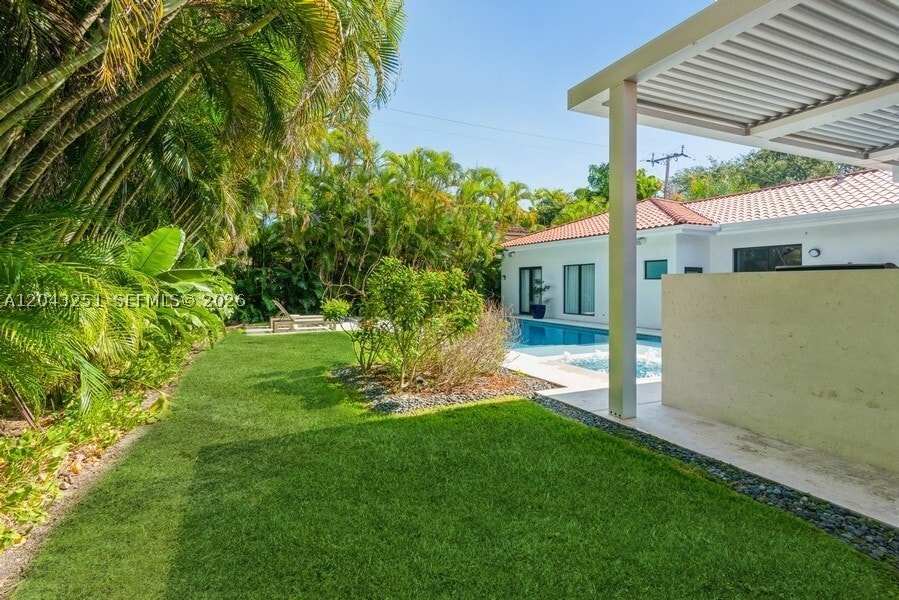 Photo - 1035 Catalonia Ave