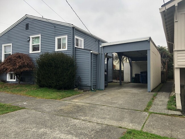 Photo - Cute 3 bedrooms, 2 baths walking distance to Greenlake