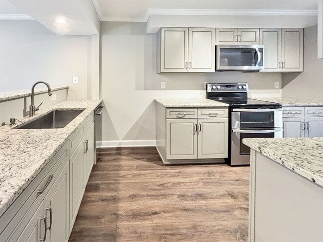 Photo - 5030 Meadow Ln
