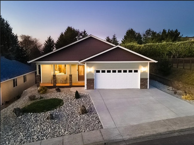Building Photo - Coastal Comfort Meets Luxury in This Bay View Beauty