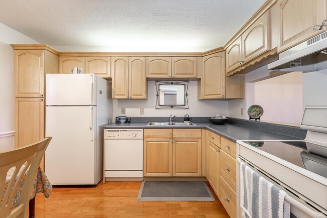 Photo - 140 Lake Nancy Ln Unit 113
