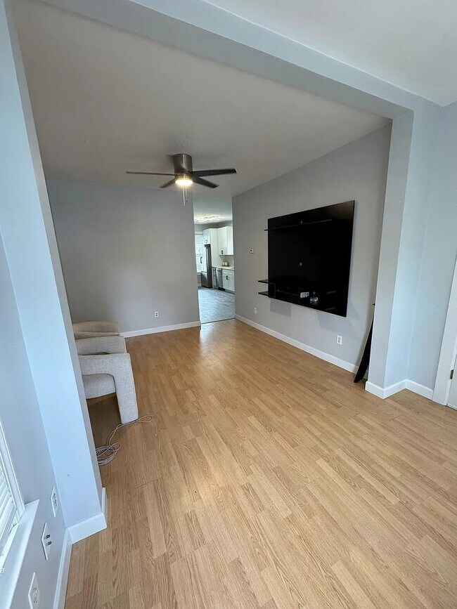 Photo - 83 Anderson Ave Unidad 1