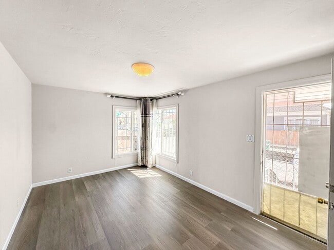 Building Photo - Charming 2-Bedroom Craftsman in Oakland’s ... Rental