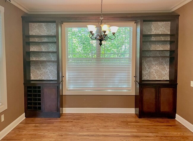 253 Solamere Ln