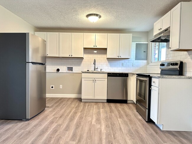 Photo - 401 Orangewood Dr