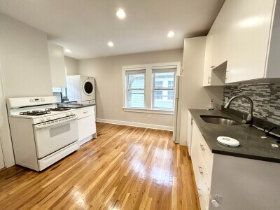 Photo - 120 Hillside St Apartments Unit 2