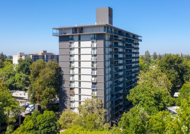 Capitol Towers - Towers and Villas