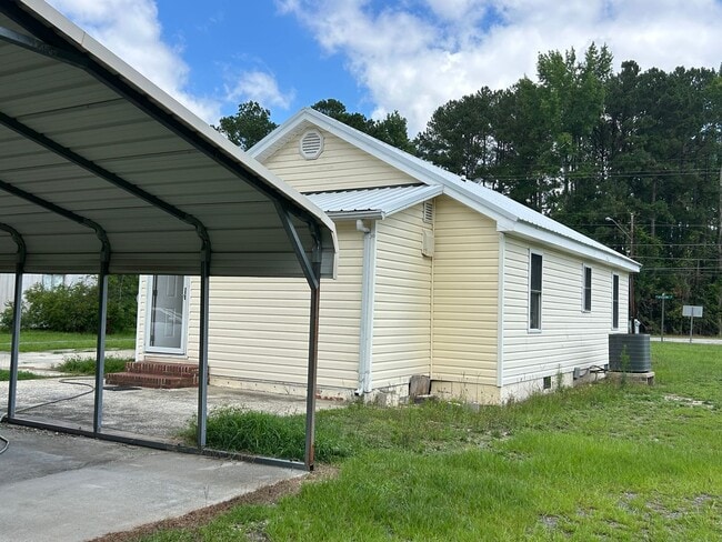Photo - 23640 Riverton Rd