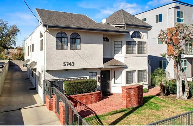 5743 Klump Ave