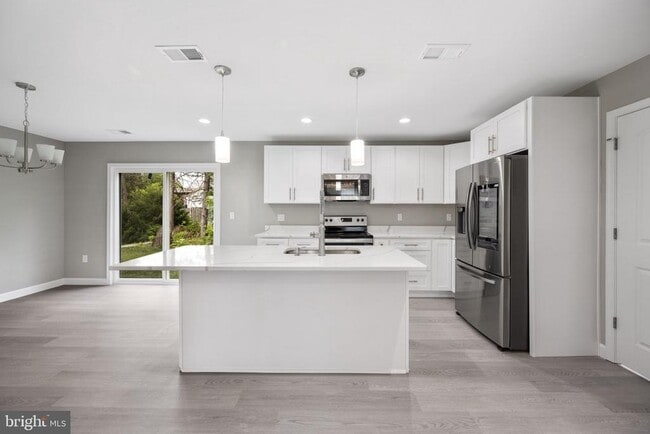 Photo - 2253 Papermill Rd