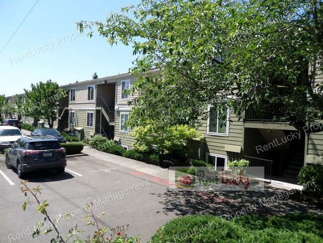 Photo - Wonderful 2-Bedroom Top Floor Condo in Renton - Great Location! Unidad 302
