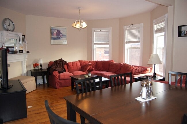 Building Photo - 117 L St Unit 3