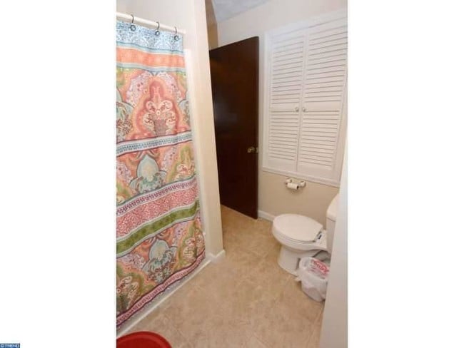 Photo - 332 N Galen Hall Rd