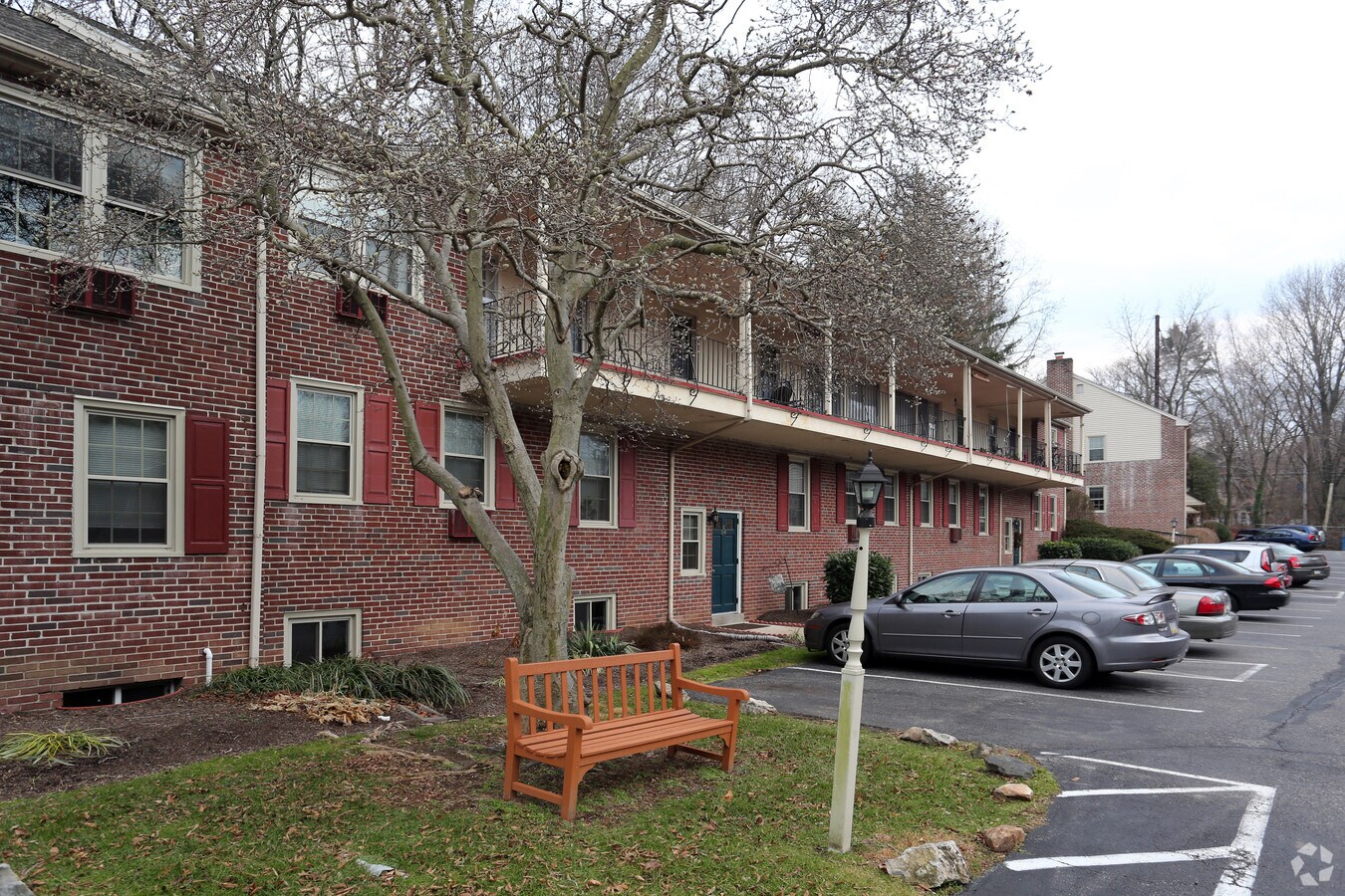 Wallingford Arms Apartments - Wallingford Arms Apartments