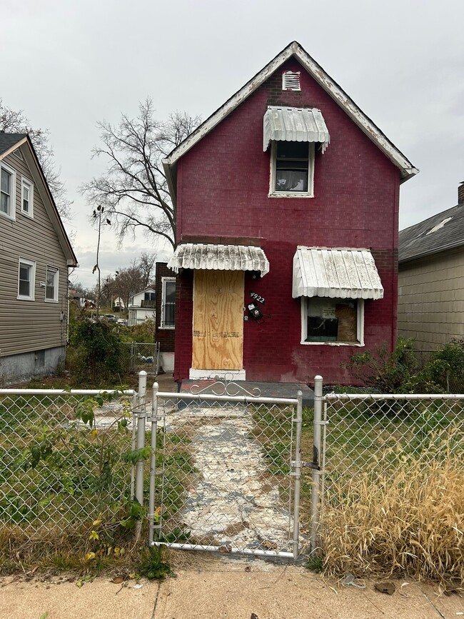 Building Photo - 4922 Davison Ave