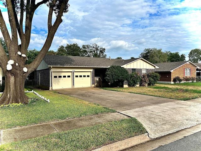 Photo - 1203 Blanton Dr House