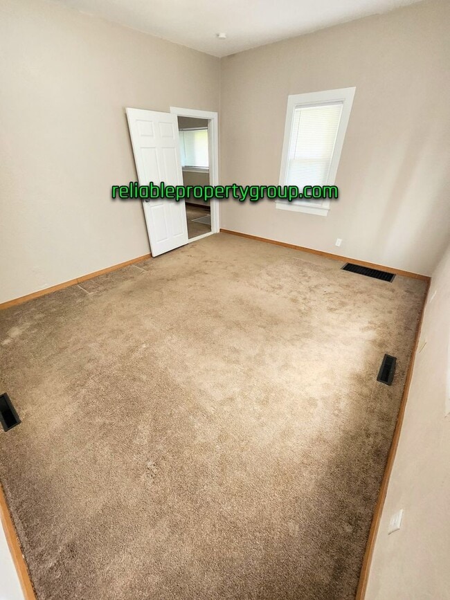 Photo - 436 E Taber St Unit #1
