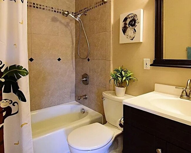 Photo - 3 Bedrooms | 2 Bathrooms | Approx. 1,040 sq. ft.