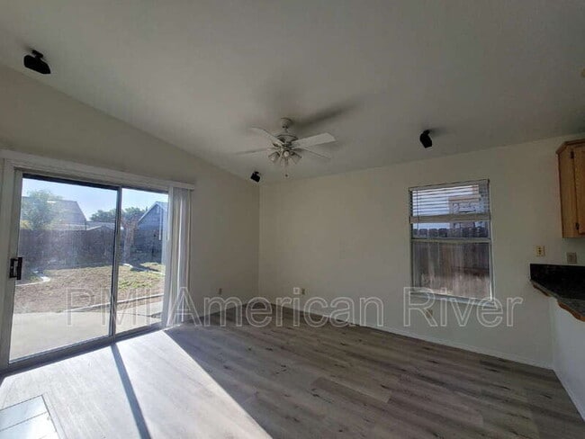 Photo - 1 Sorbell Ct