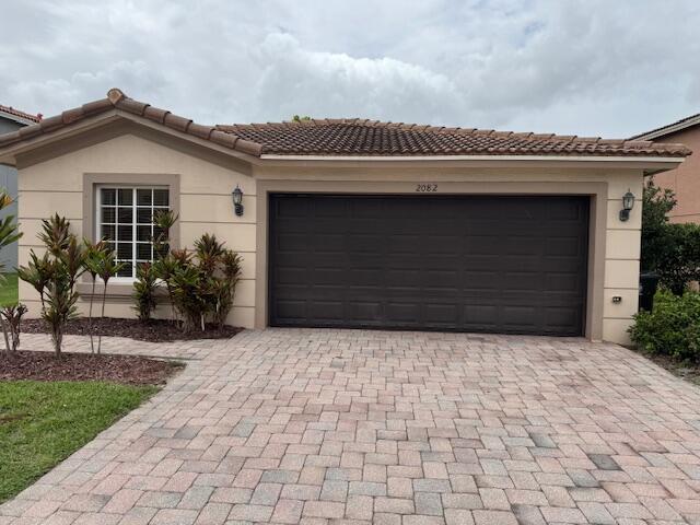 Photo - 2082 SW Newport Cir House