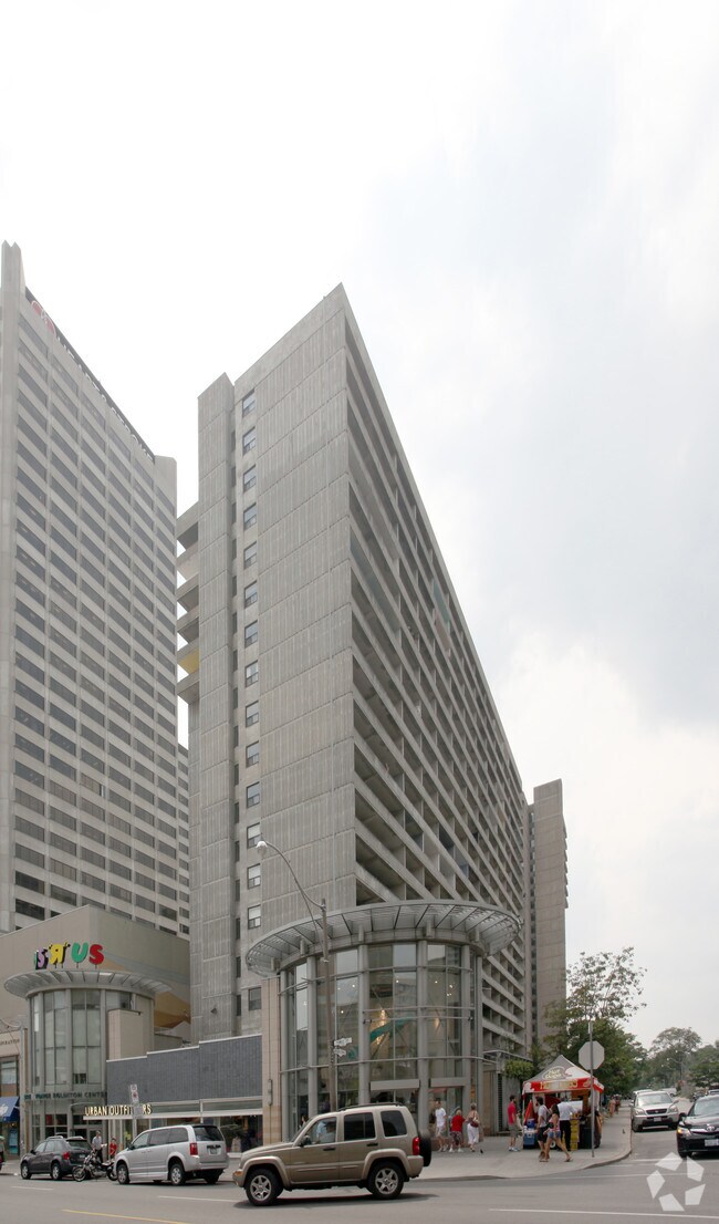 Photo principale - Yonge Eglinton Apartments — Orchard View