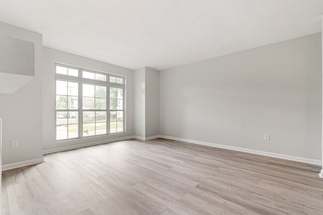 5608 Hickory Meadow Ct